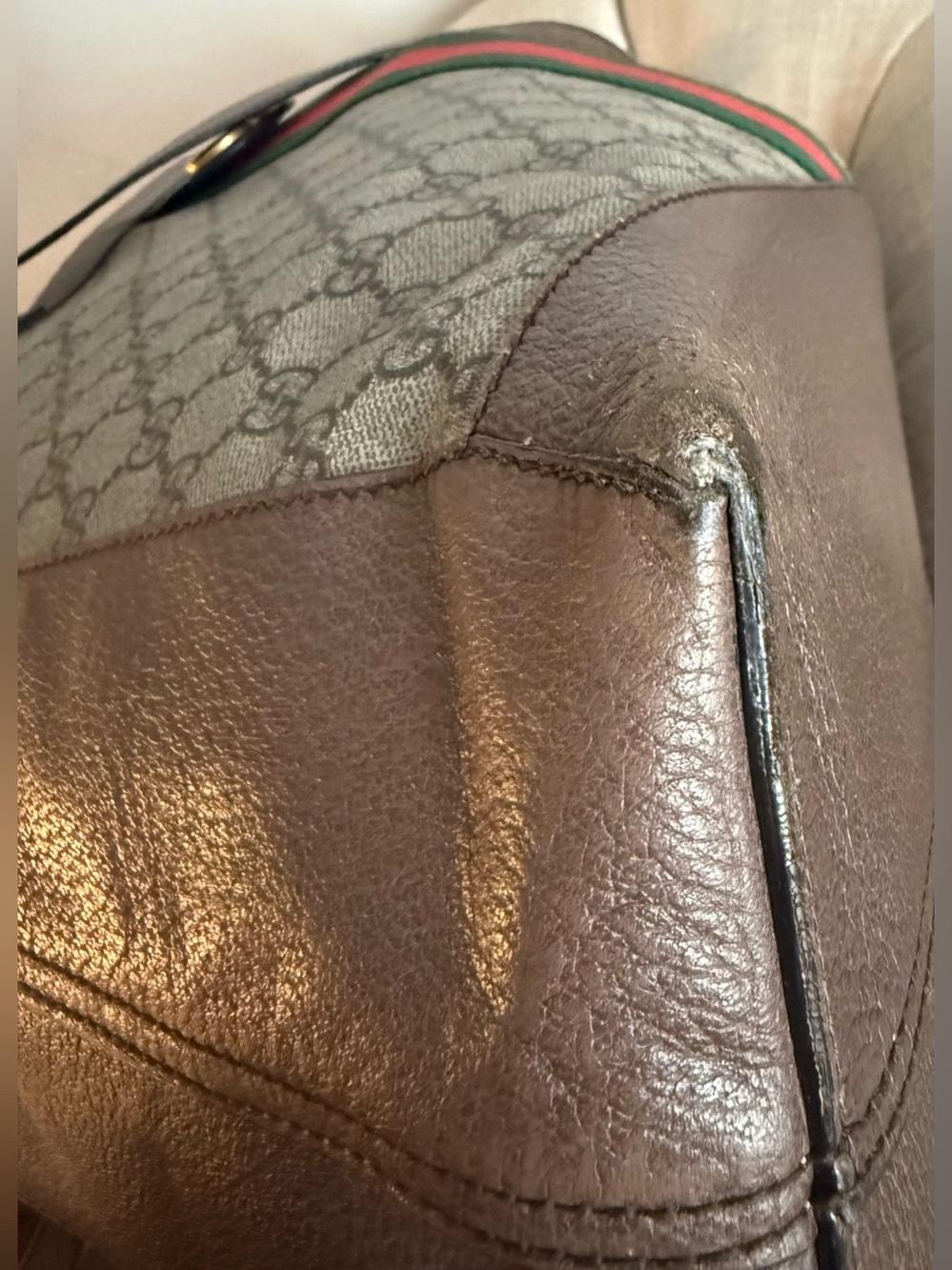 Gucci Beige GG Supreme Tote Large - Picture 12 of 16